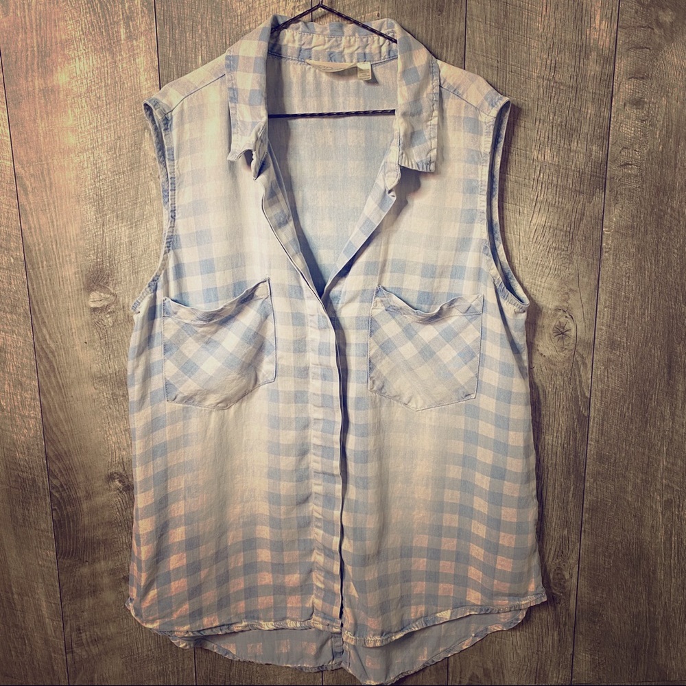 🥰 Chambray Button Down  🥰